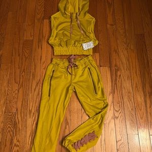 Set Brand and jumpsuit Free People 40$ each
